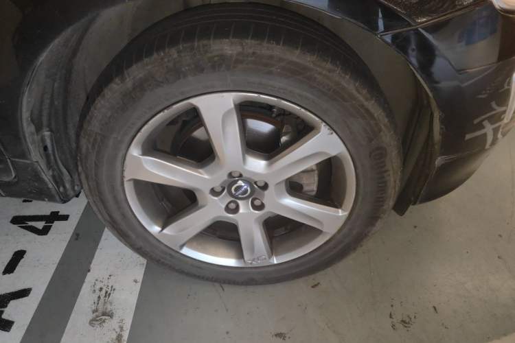 Used Volvo XC60 2014 T6 Zhiyi Edition Right Front Wheel Hub
