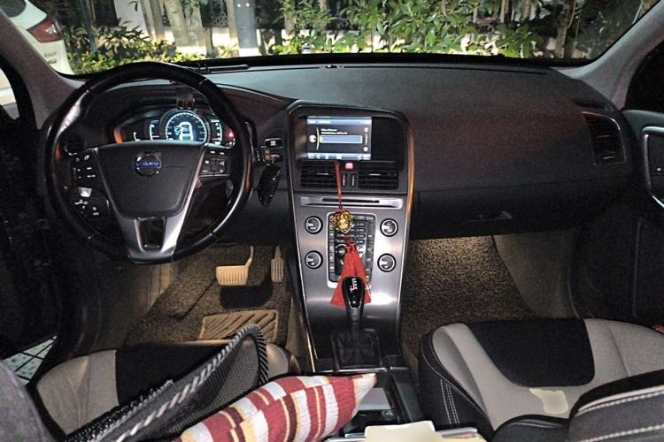 Used Volvo XC60 2014 Facelift T5 Zhiyi Edition Center Console