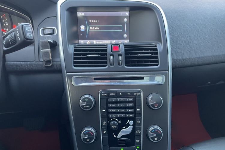 Used Volvo XC60 2014 Facelift T5 Zhiyi Edition Audio And AC Panel
