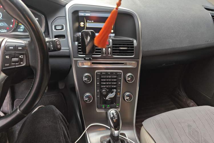 Used Volvo XC60 2014 T5 Zhiya Edition Audio And AC Panel