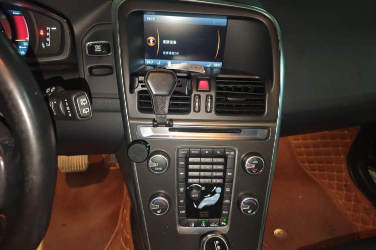 Used Volvo XC60 2014 Restyled T5 Zhiya Edition Audio And AC Panel