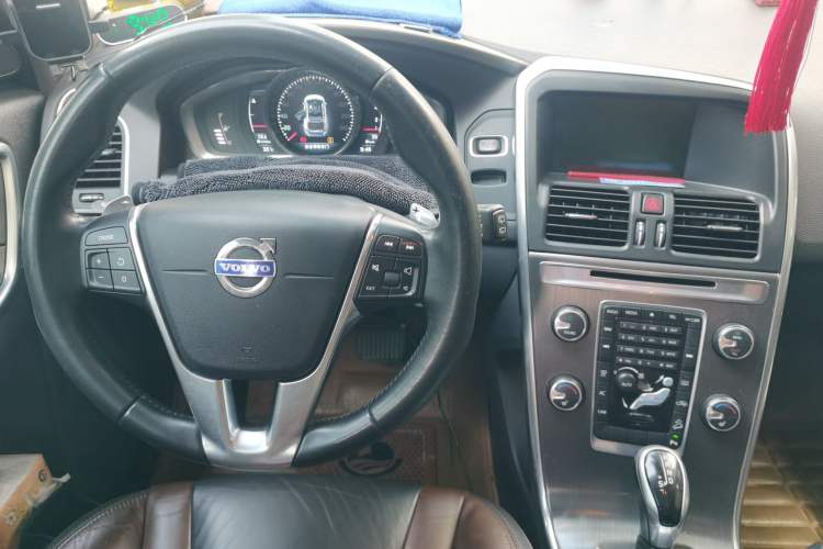 Used Volvo XC60 2014 T6 Zhiyi Edition Audio And AC Panel