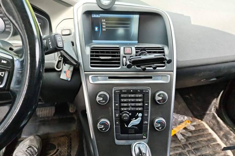 Used Volvo XC60 2014 T5 Zhiyi Edition Audio And AC Panel