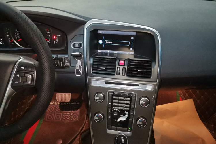 Used Volvo XC60 2014 T5 Zhiyi Edition Audio And AC Panel