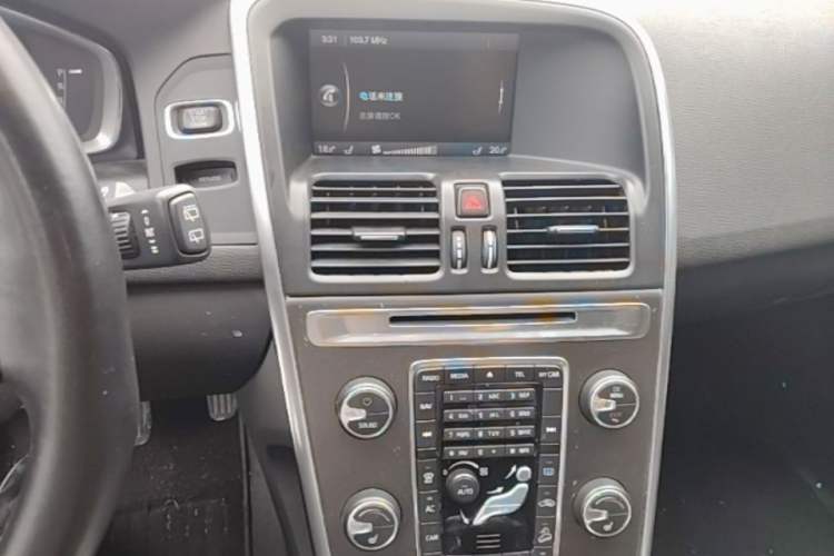 Used Volvo XC60 2014 T6 Zhiyi Edition Audio And AC Panel