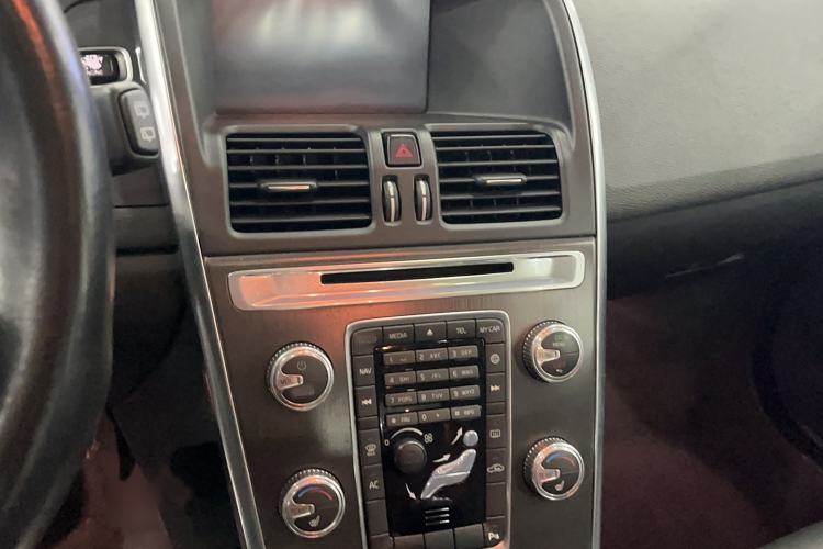 Used Volvo XC60 2014 T5 Zhiyi Edition Audio And AC Panel