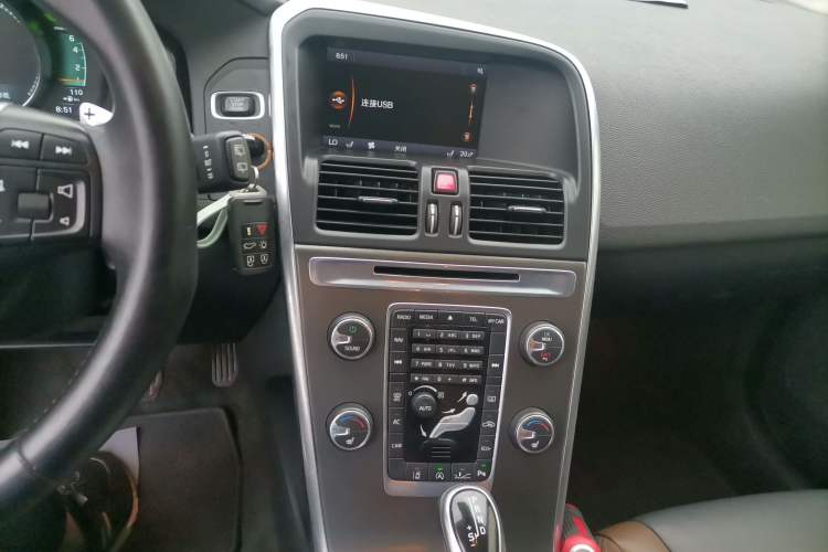 Used Volvo XC60 2014 Restyled T5 Zhiya Edition Audio And AC Panel
