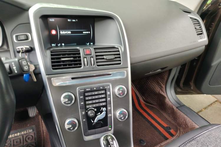 Used Volvo XC60 2014 T5 Zhiyi Edition Audio And AC Panel