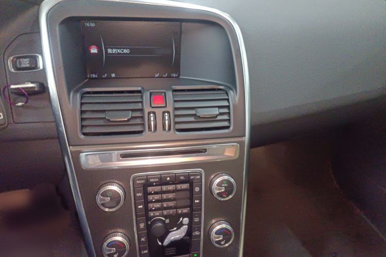 Used Volvo XC60 2014 T5 Zhiyi Edition Audio And AC Panel
