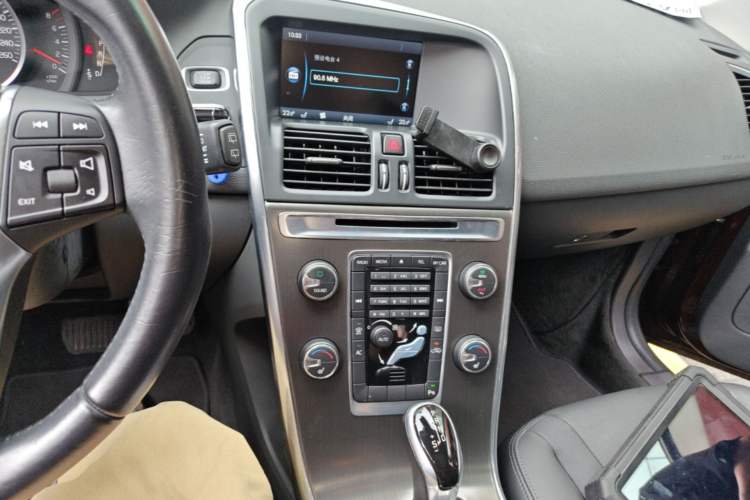 Used Volvo XC60 2014 T5 Zhiyi Edition Audio And AC Panel