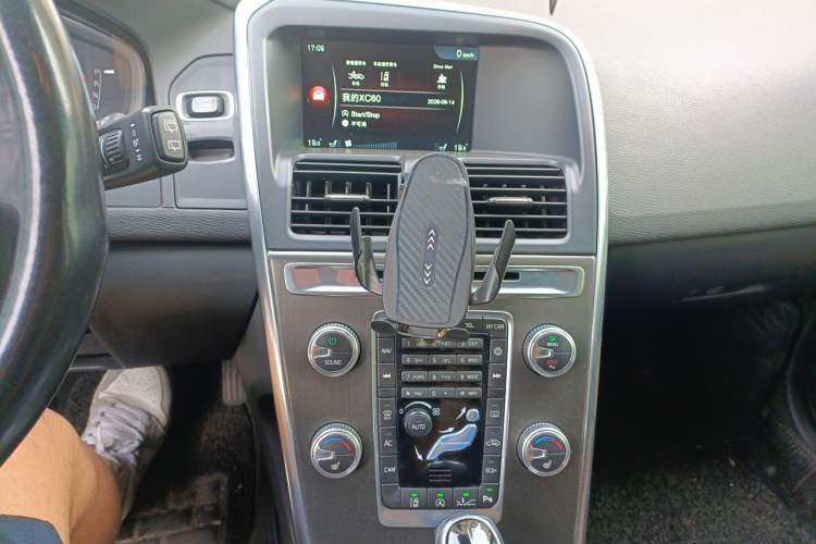 Used Volvo XC60 2014 Restyled T5 Zhiya Edition Audio And AC Panel