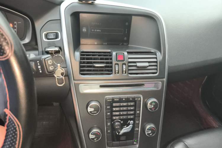 Used Volvo XC60 2014 T5 Zhiyi Edition Audio And AC Panel