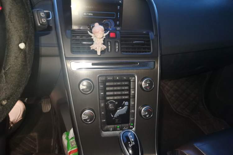 Used Volvo XC60 2014 Restyled T5 Zhiya Edition Audio And AC Panel