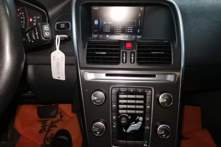 Used Volvo XC60 2014 T5 Zhiyi Edition Audio And AC Panel