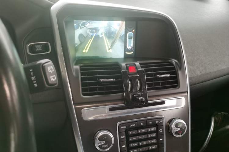 Used Volvo XC60 2014 T6 Zhiyi Edition Audio And AC Panel
