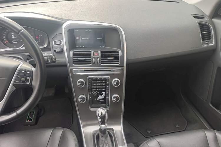 Used Volvo XC60 2014 T5 Zhiyi Edition Audio And AC Panel