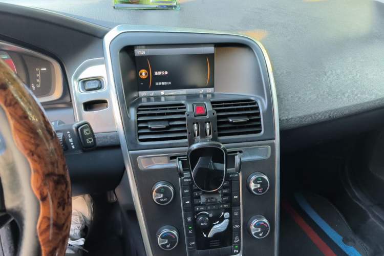 Used Volvo XC60 2014 T6 Zhiyi Edition Audio And AC Panel