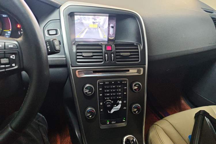 Used Volvo XC60 2014 T5 Zhiya Edition Audio And AC Panel