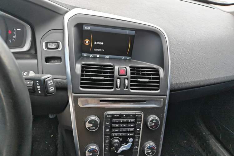 Used Volvo XC60 2014 T5 Zhiya Edition Audio And AC Panel