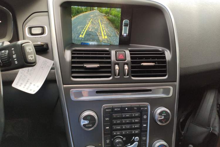 Used Volvo XC60 2014 T6 Smart Edition Audio And AC Panel
