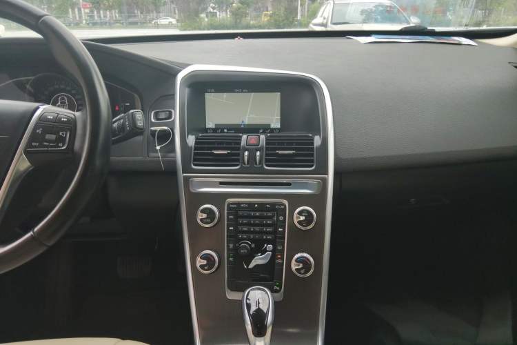 Used Volvo XC60 2014 T5 Zhiyi Edition Audio And AC Panel