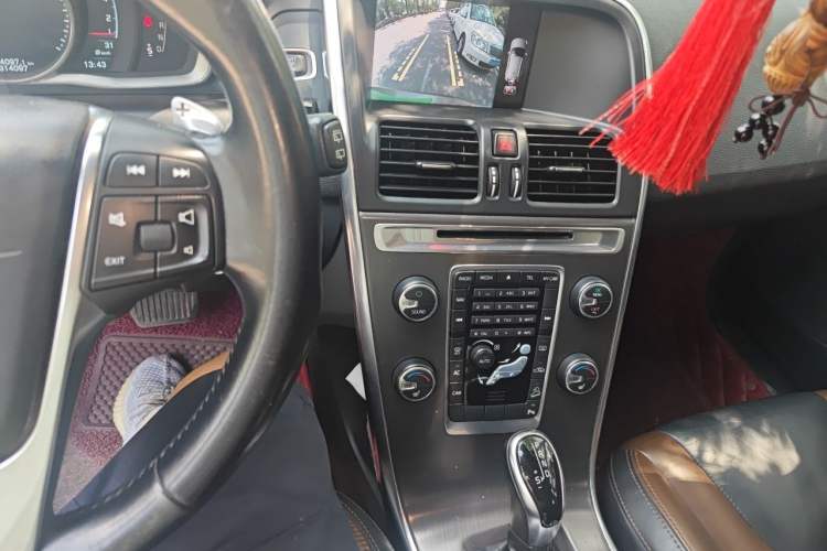 Used Volvo XC60 2014 T6 Zhiyi Edition Audio And AC Panel