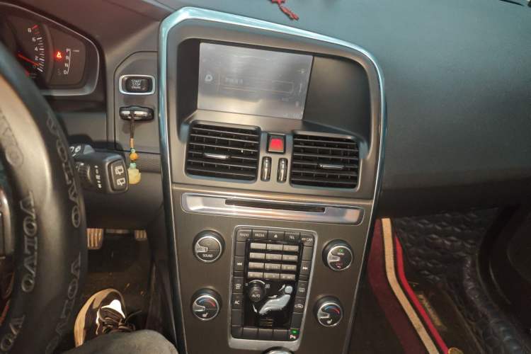 Used Volvo XC60 2014 T5 Zhiyi Edition Audio And AC Panel