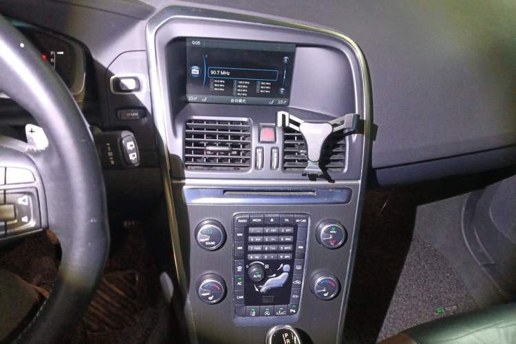 Used Volvo XC60 2014 Restyled T5 Zhiya Edition Audio And AC Panel