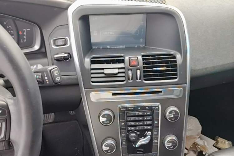Used Volvo XC60 2014 T5 Zhiyi Edition Audio And AC Panel