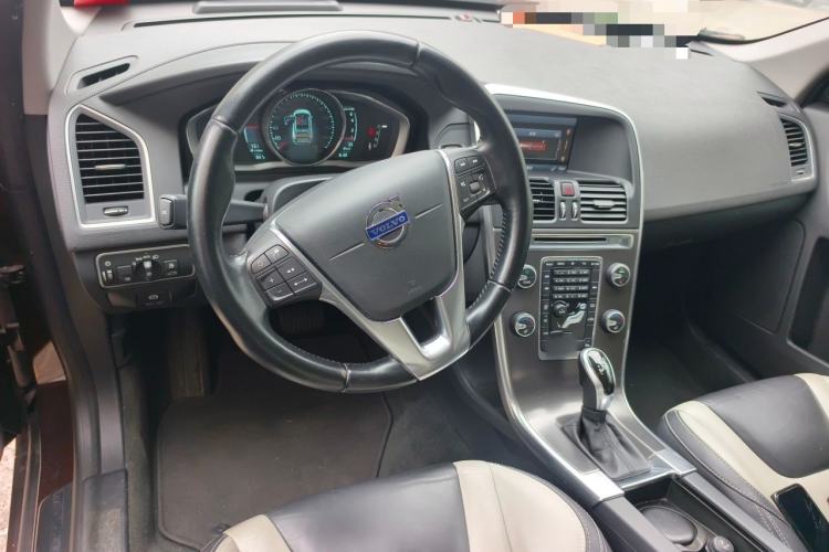 Used Volvo XC60 2014 T5 Zhiya Edition Center Console