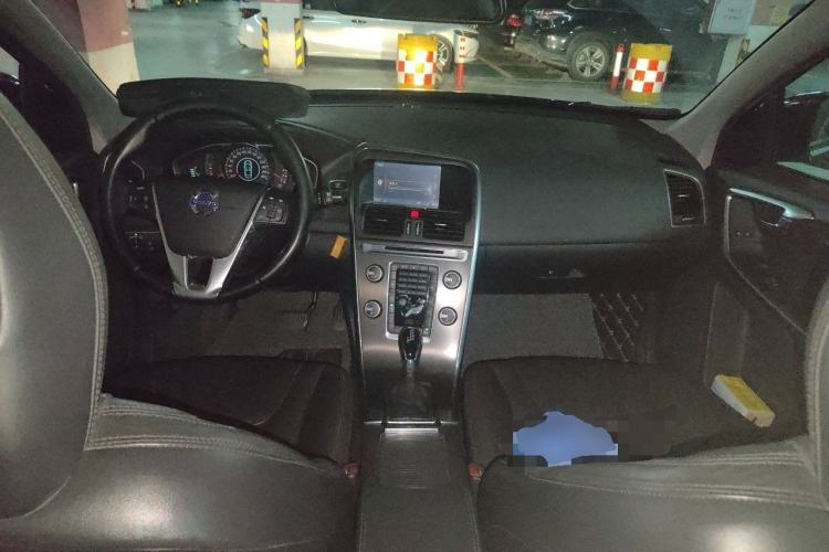 Used Volvo XC60 2014 T5 Zhiyi Edition Center Console