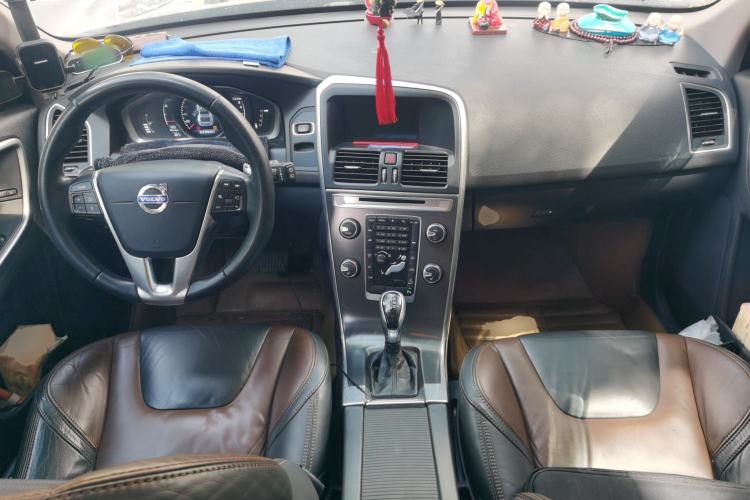 Used Volvo XC60 2014 T6 Zhiyi Edition Center Console
