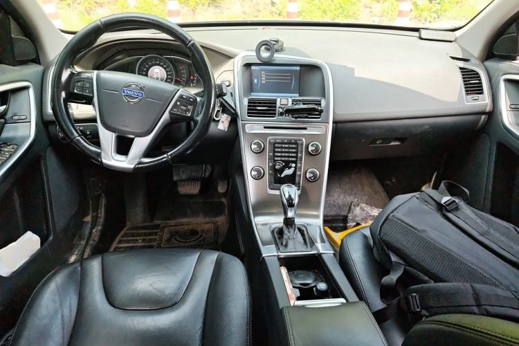 Used Volvo XC60 2014 T5 Zhiyi Edition Center Console