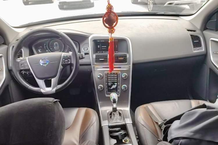 Used Volvo XC60 2014 T6 Zhiyi Edition Center Console