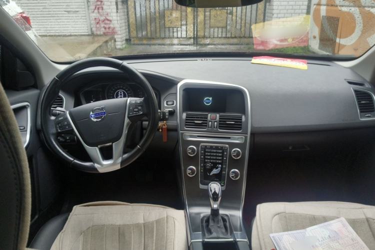 Used Volvo XC60 2014 T5 Zhiyi Edition Center Console