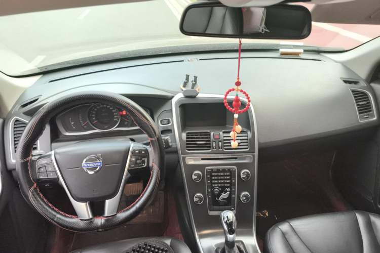 Used Volvo XC60 2014 T5 Zhiyi Edition Center Console