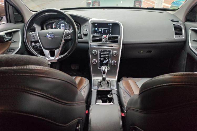 Used Volvo XC60 2014 T6 Zhiyi Edition Center Console