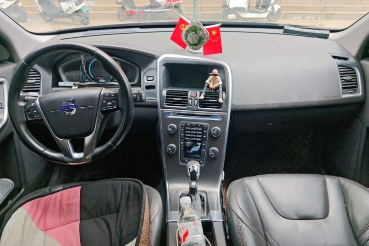 Used Volvo XC60 2014 T5 Zhiya Edition Center Console