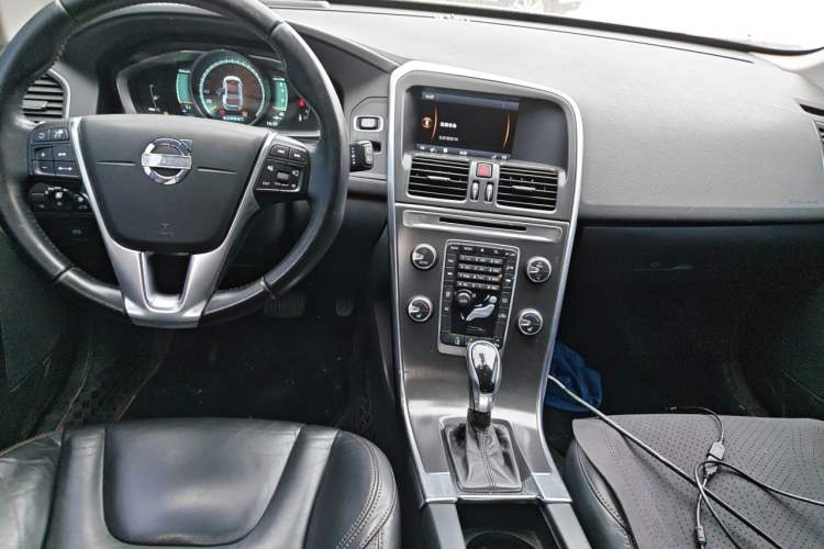 Used Volvo XC60 2014 T5 Zhiya Edition Center Console