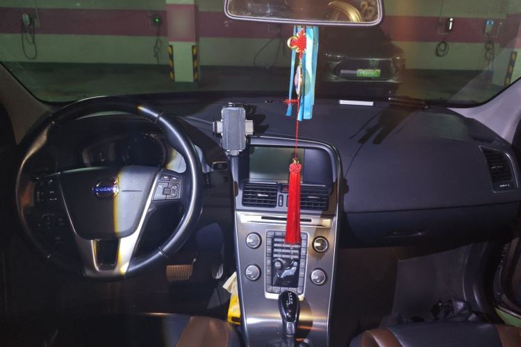 Used Volvo XC60 2014 T5 Zhiyi Edition Center Console