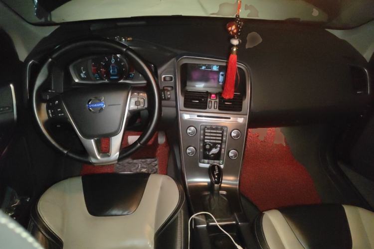 Used Volvo XC60 2014 T5 Zhiya Edition Center Console