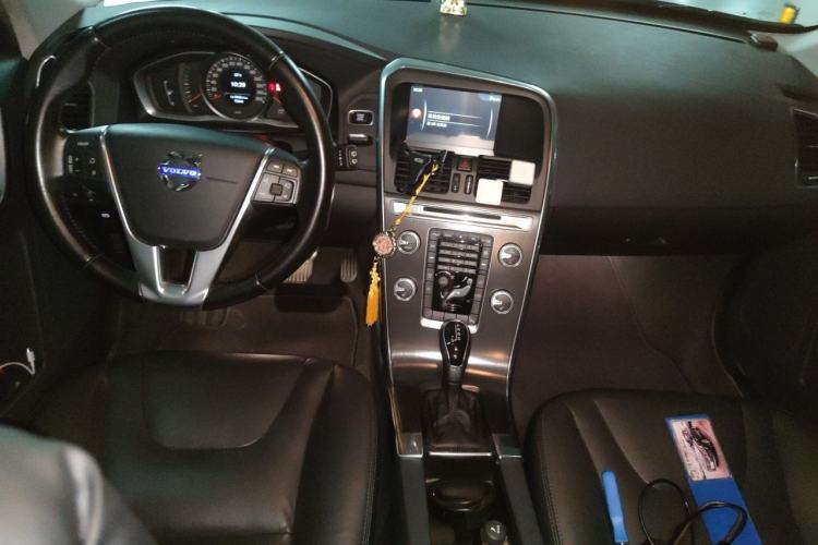 Used Volvo XC60 2014 T5 Zhiyi Edition Center Console