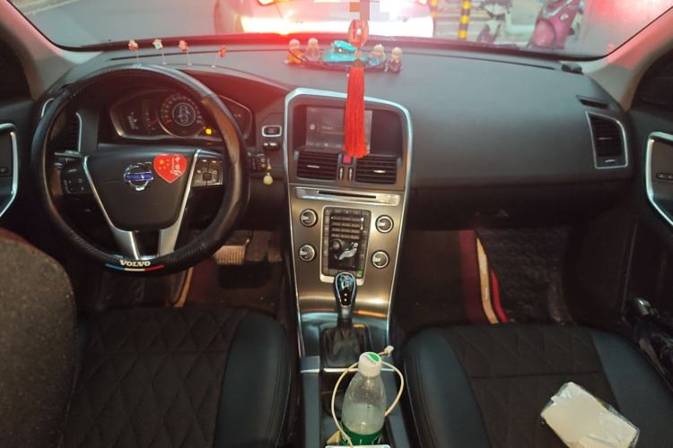 Used Volvo XC60 2014 T5 Zhiyi Edition Center Console