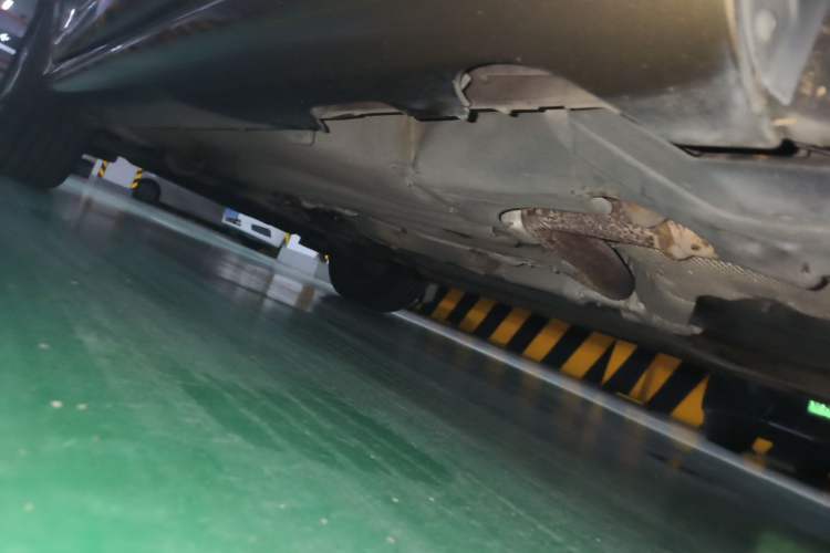 Used Volvo XC60 2014 T5 Zhiyi Edition Chassis Rear Left