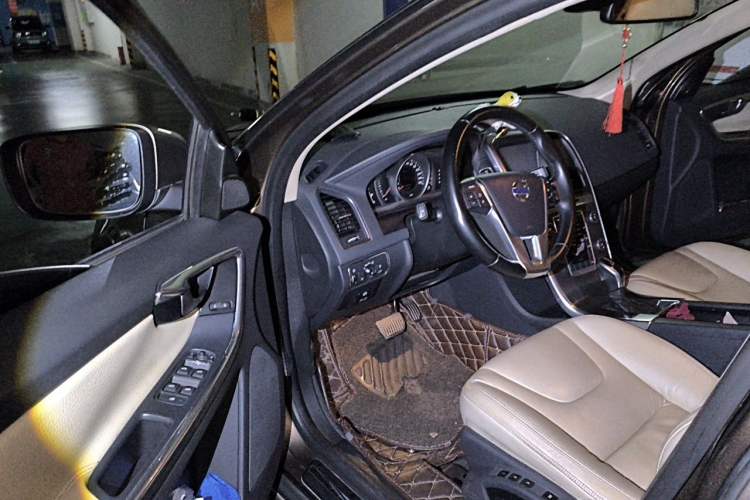 Used Volvo XC60 2014 T5 Zhiyi Edition Driver Seat