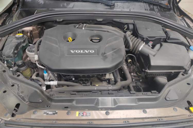 Used Volvo XC60 2014 T5 Smart Edition Engine Bay