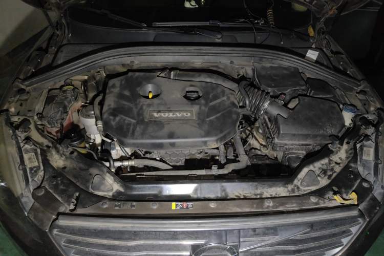 Used Volvo XC60 2014 T5 Zhiyi Edition Engine Bay