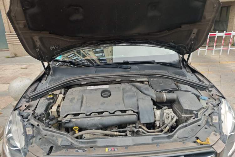 Used Volvo XC60 2014 T6 Zhiyi Edition Engine Bay