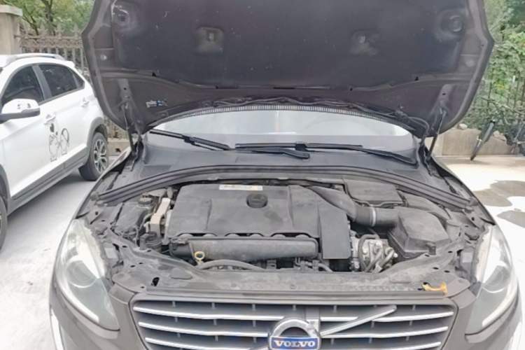 Used Volvo XC60 2014 T6 Zhiyi Edition Engine Bay