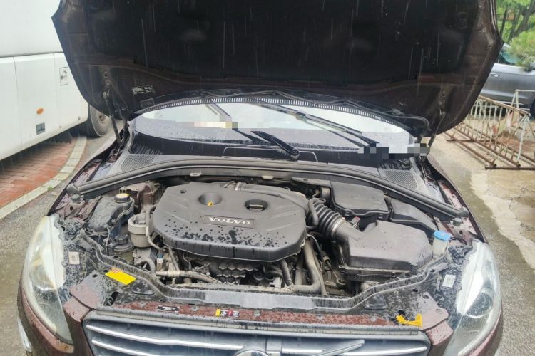Used Volvo XC60 2014 T5 Zhiyi Edition Engine Bay
